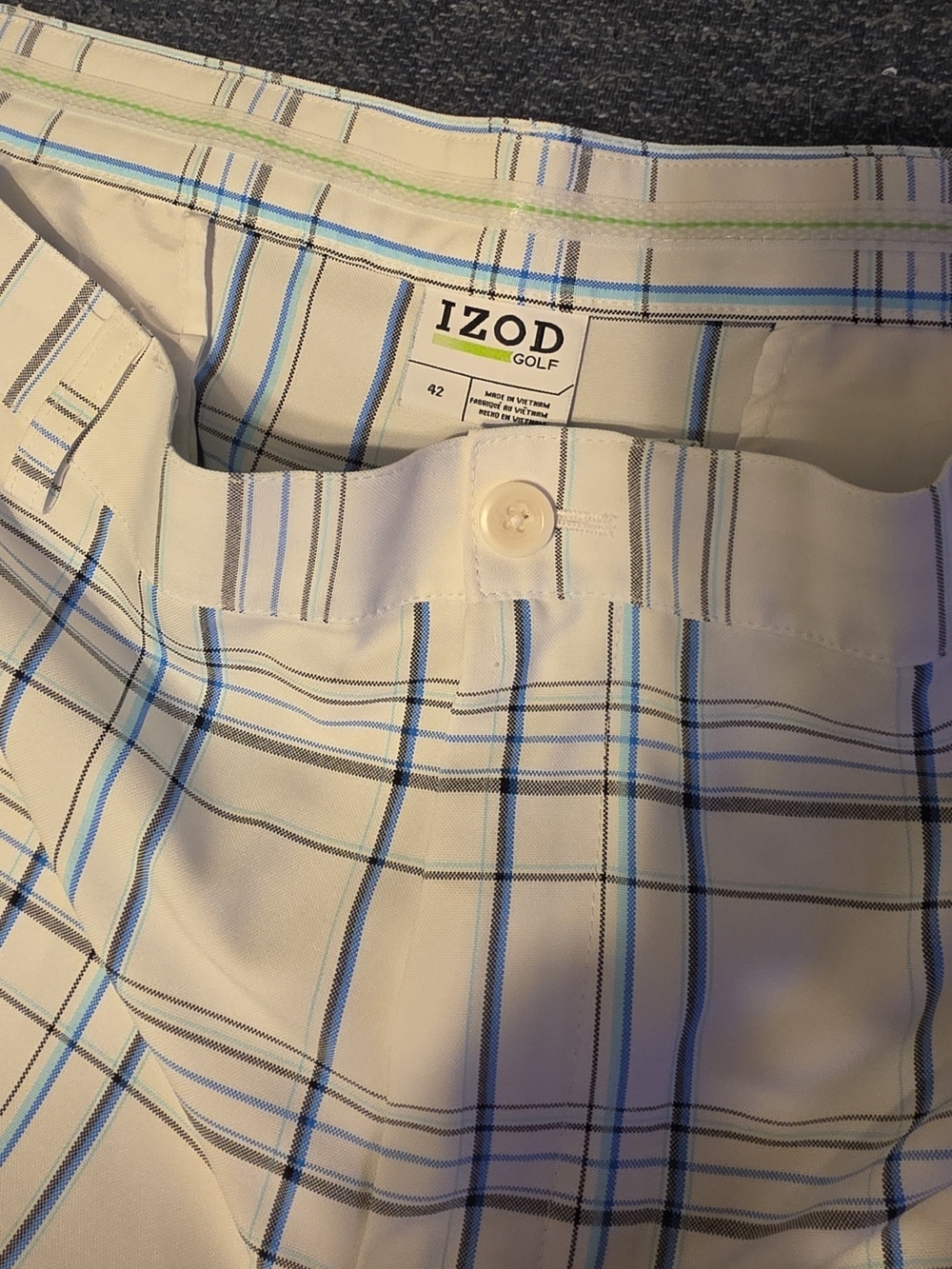 Izod White Plaid Golf Shorts with Blue and Gray Stripes